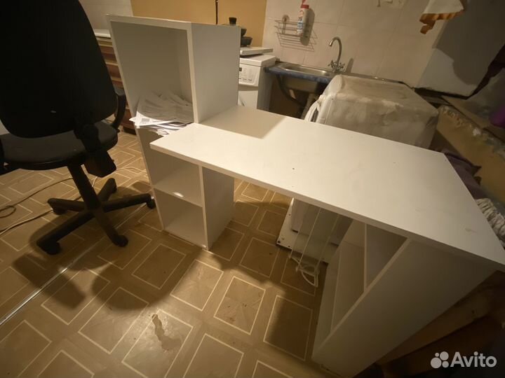 Маникюрный стол