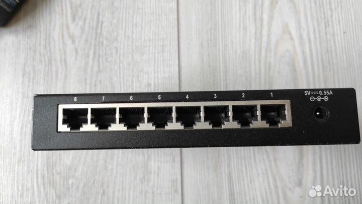 Коммутатор D-link DES-1008D