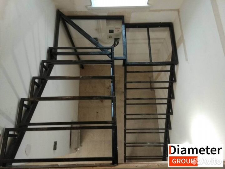 Установка маршевой лестницы из металла
