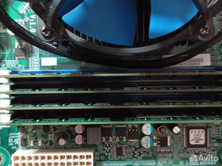 Материнская плата с процессором и памятью