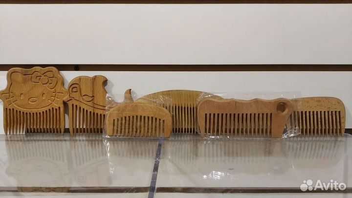 Расческа деревянная.Разные