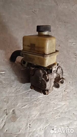 Насос гидроусилителя руля Mazda Premacy CP 2000