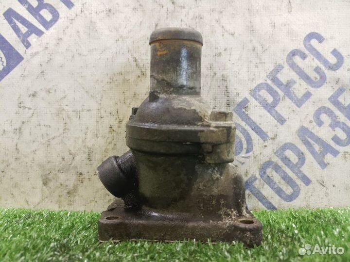 Корпус термостата Hyundai Terracan внедорожник 2.5