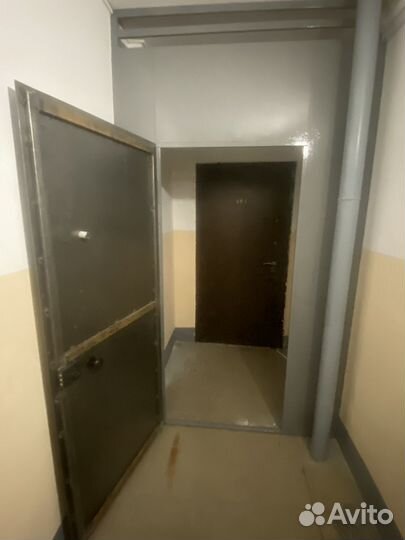 Тамбурные двери-перегородка -кладовка