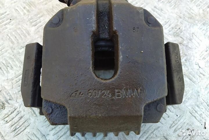 Суппорт передний левый BMW 5-Series/M5