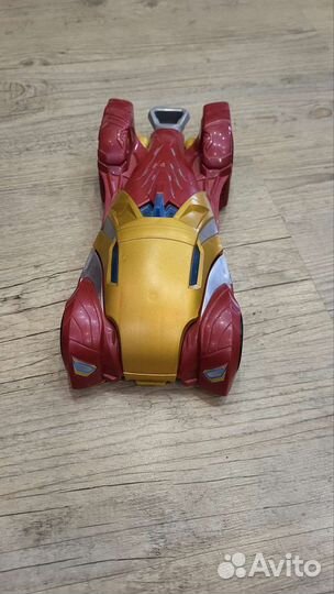 Машинкa hot wheels marvel