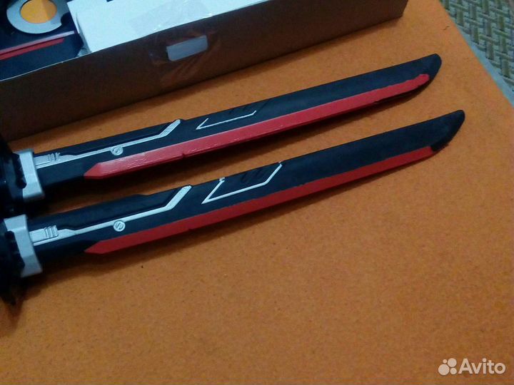 Набор контактных мечей и доспехов