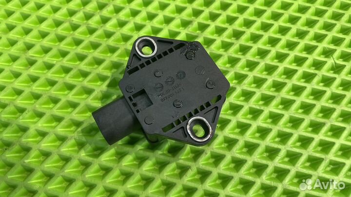 Датчик ускорения Audi A6 C6 (2006)