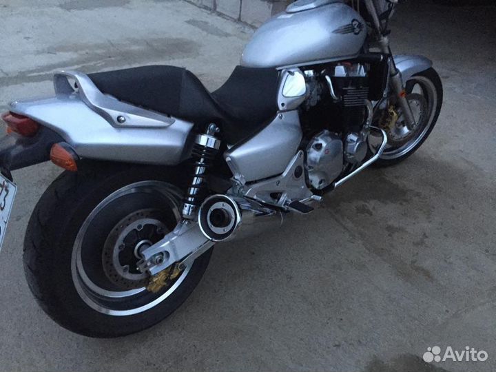 Мотоцикл Honda X4