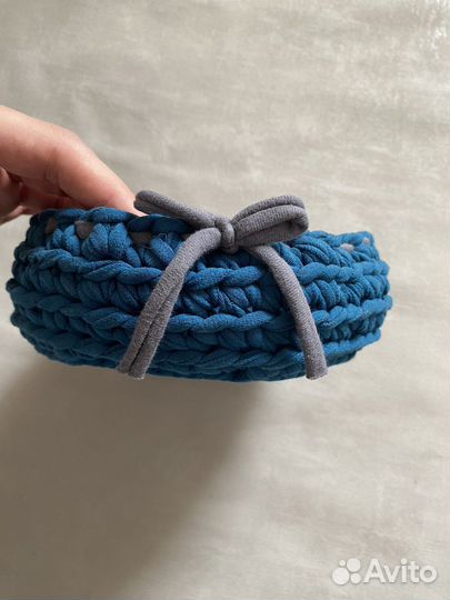 Вязанная корзинка