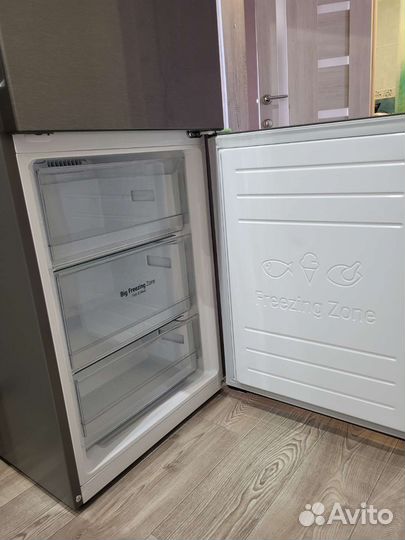 Холодильник LG