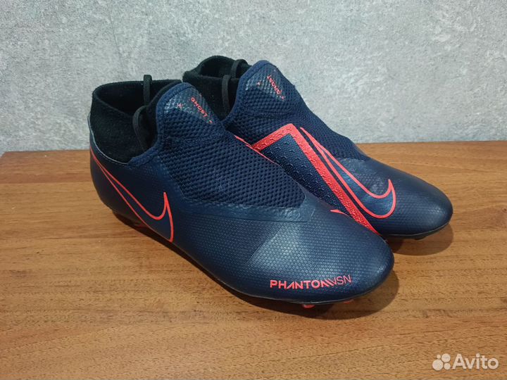 Футбольные бутсы nike phantom