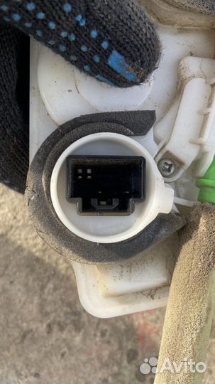 Замок задней левой двери Mazda 3 BL 2009-2013