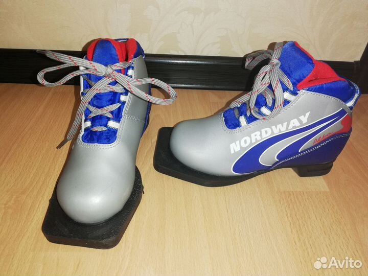 Лыжные ботинки