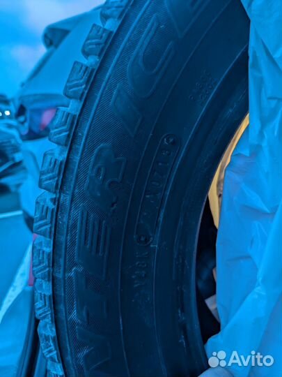 Dunlop SP Winter Ice 01 2.25/5 R16