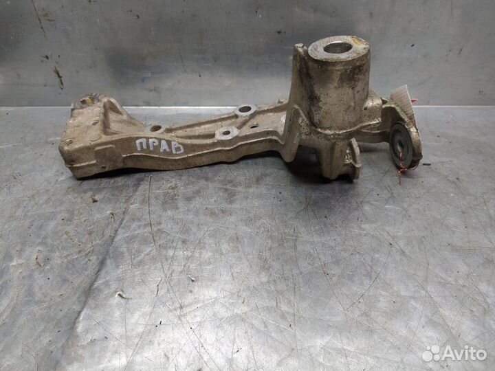 Кронштейн переднего рычага Skoda Octavia (A5 1Z)