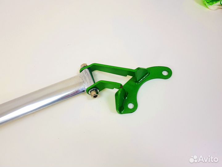 Передняя распорка с упором - Civic FD FN - 2006-20