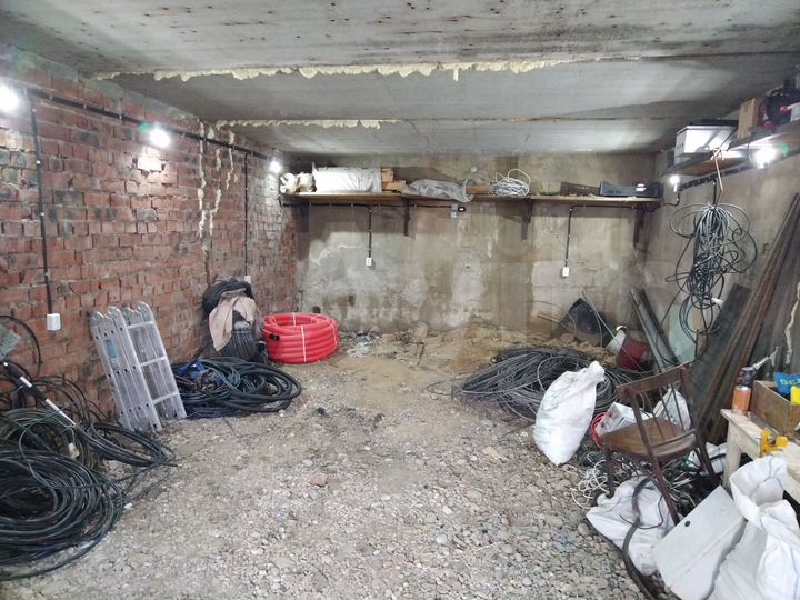 Гараж, > 30 м²