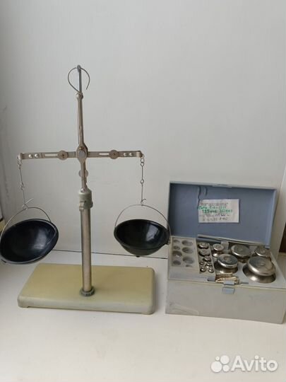 Весы старинные