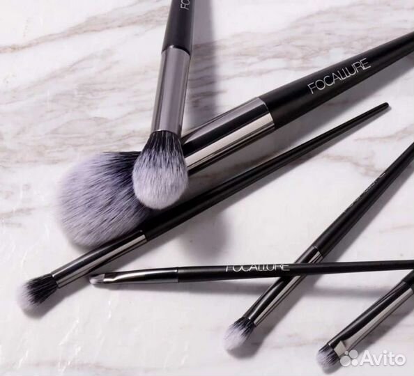 Кисти для проф макияжа новые
