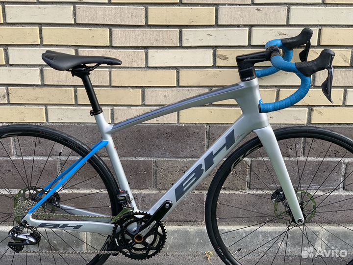 Испанский карбоновый велосипед BH Qartz ACR 4.0