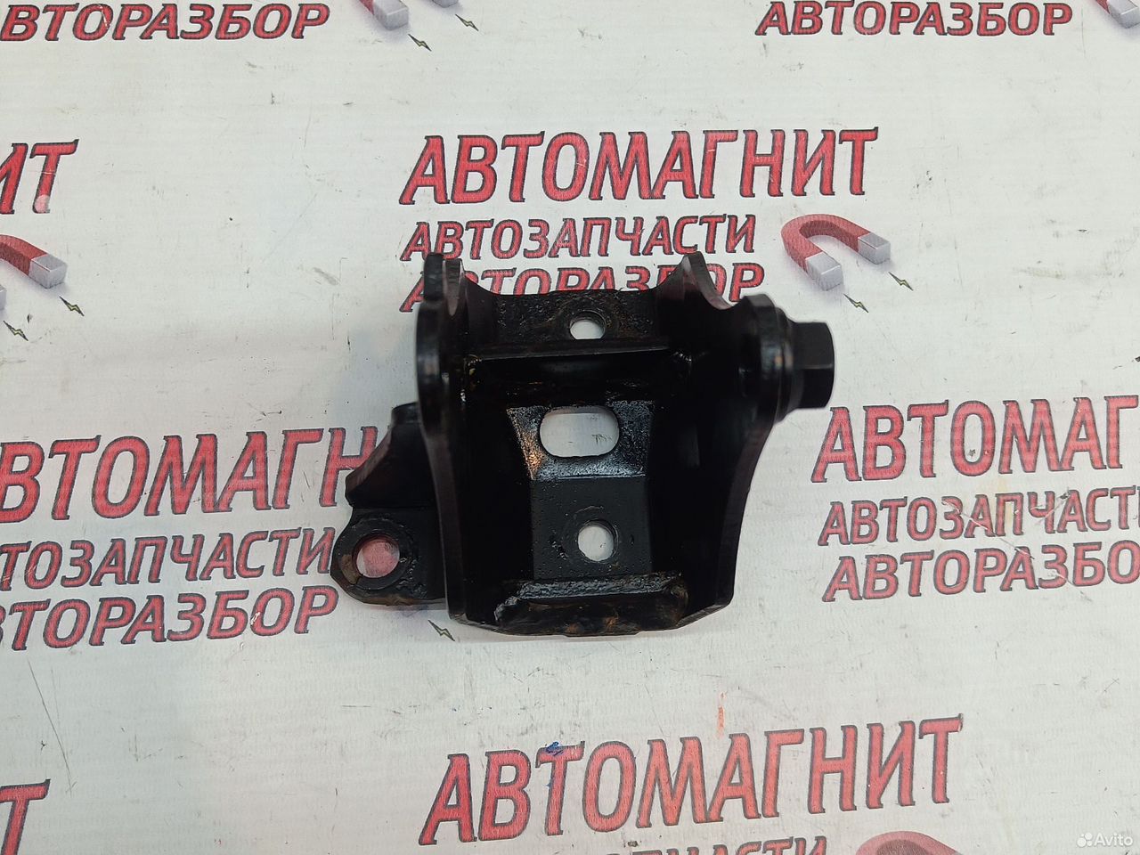 Кронштейн двигателя задний Toyota Rav 4 XA40