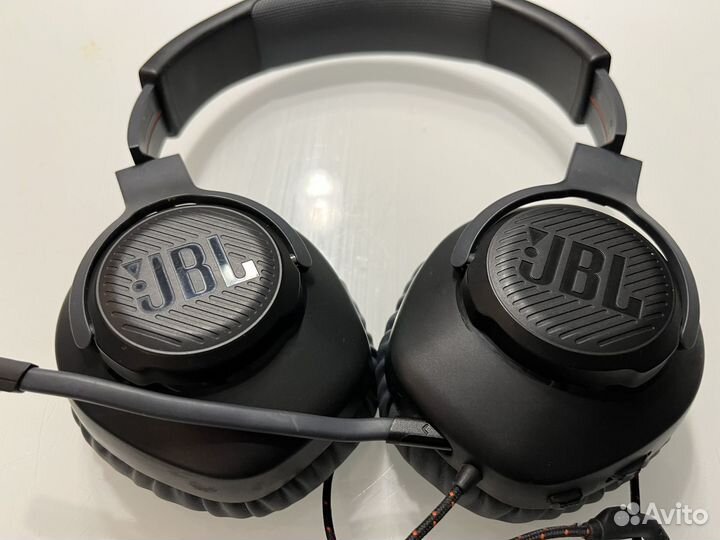 Jbl quantum 100