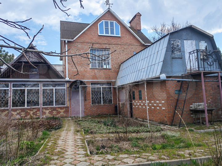 Дом 187 м² на участке 9 сот.