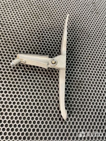 Левый кронштейн подножки водителя honda vfr 1200