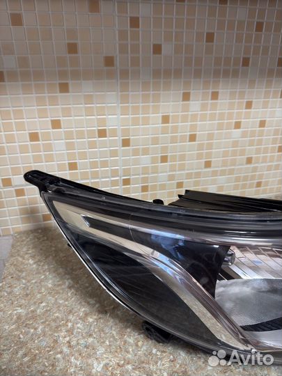 Фара правая Kia Rio 3