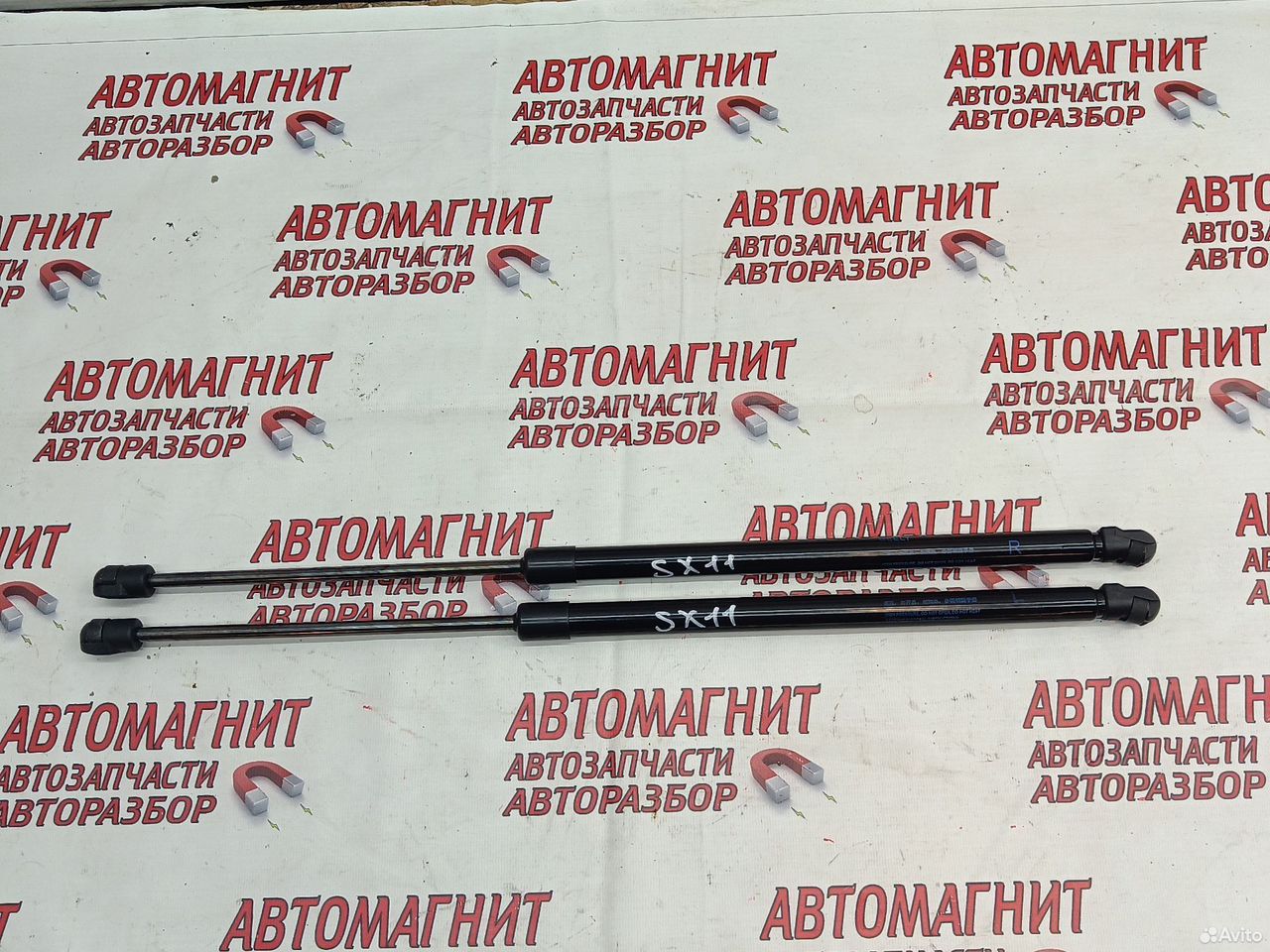 Упор крышки багажника Geely Coolray SX11