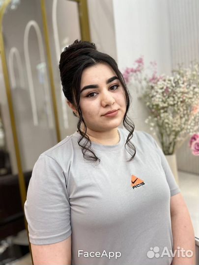 Макияж и прическа модель