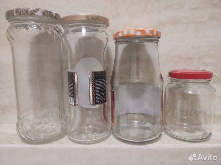 Банка с закручивающейся крышкой много