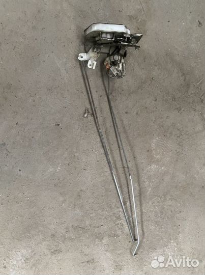 Замок двери задний левый Mitsubishi Pajero Sport 1