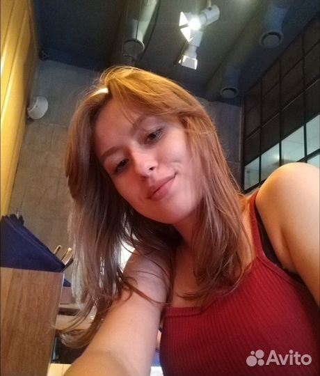 Официант, продавец-консультант, кассир, хостес