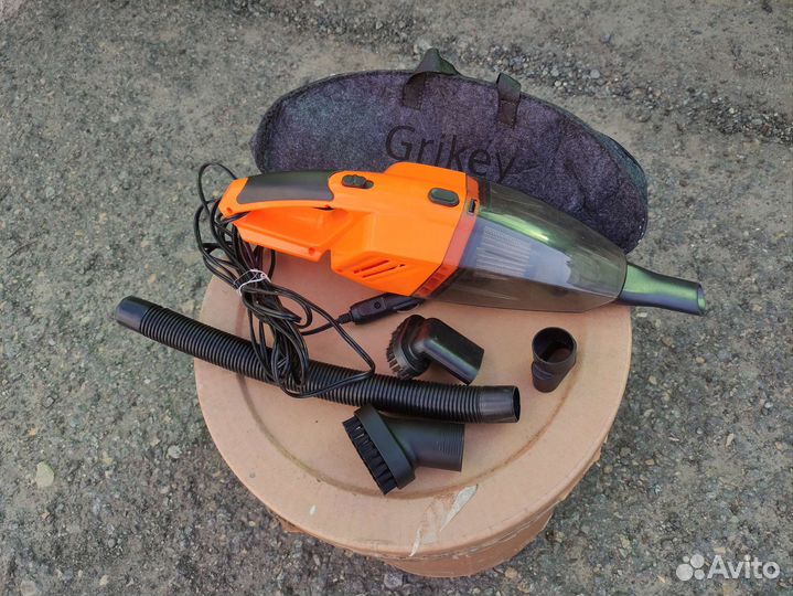 Автомобильный пылесос