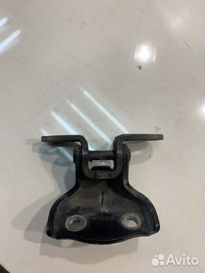 Петля двери (задняя, левая, верхняя)