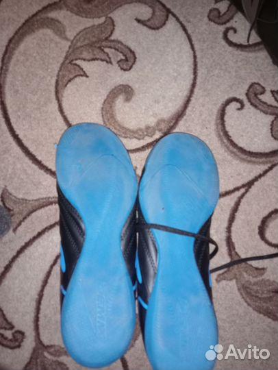 Футбольные бутсы для зала