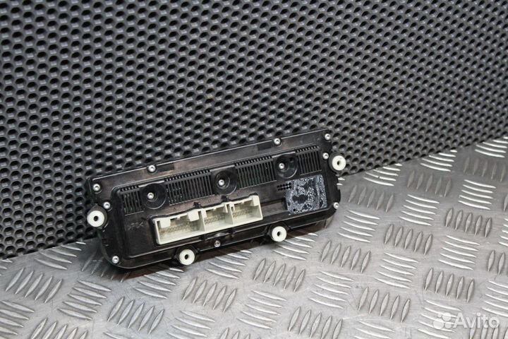 Блок управления климатической установкой Volkswage