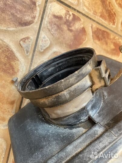 Корпус воздушного фильтра bmw e38 735i