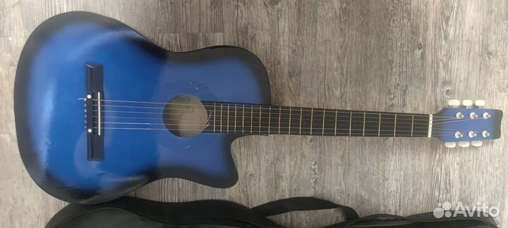 Гитара с чехлом