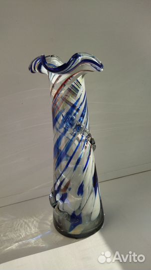 Ваза для цветов. Ваза из цветного стекла