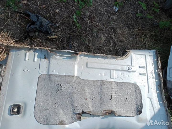 Ниша запасного колеса Hyundai Solaris 2010