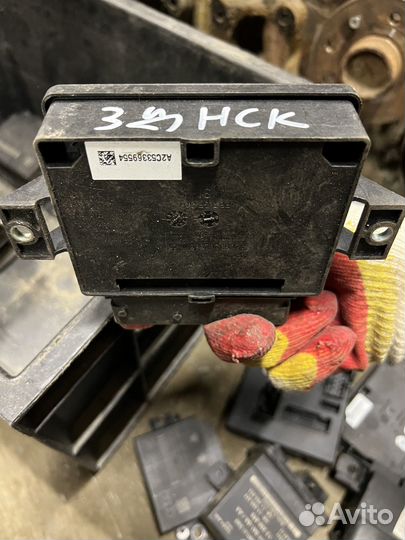 Блок управления ручником audi a4 a5 q5