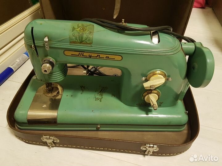 Продается раритетная швейная машинка Тула 7