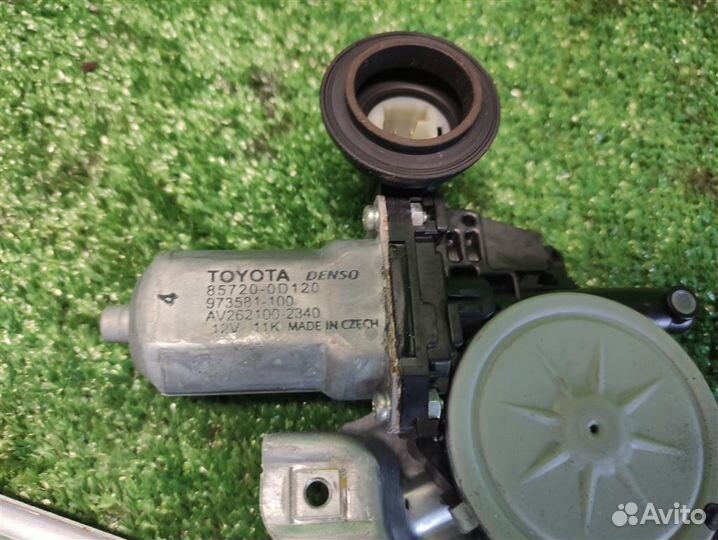Стеклоподъемник задний правый Toyota Auris E150 2