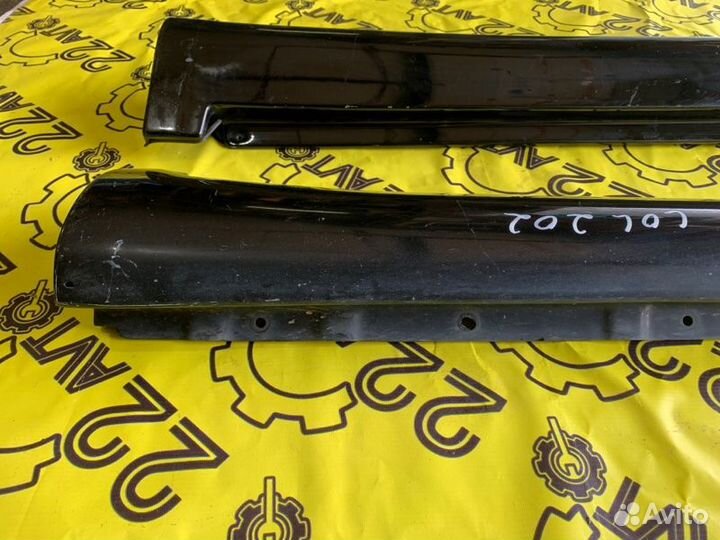 Накладки на порог обвес комплект Toyota Harrier