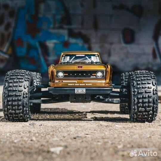 Arrma RC 1/10 outcast 4X4 4S V2 BLX RTR