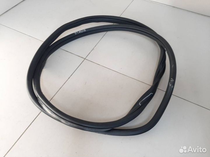 Уплотнитель проема двери задней левой Hyundai Elan