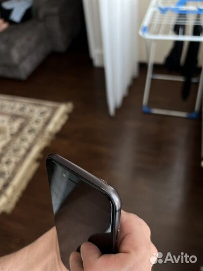 Телефон iPhone 8 64 gb